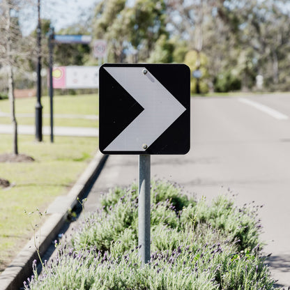 Un-directional Chevron Hazard Marker